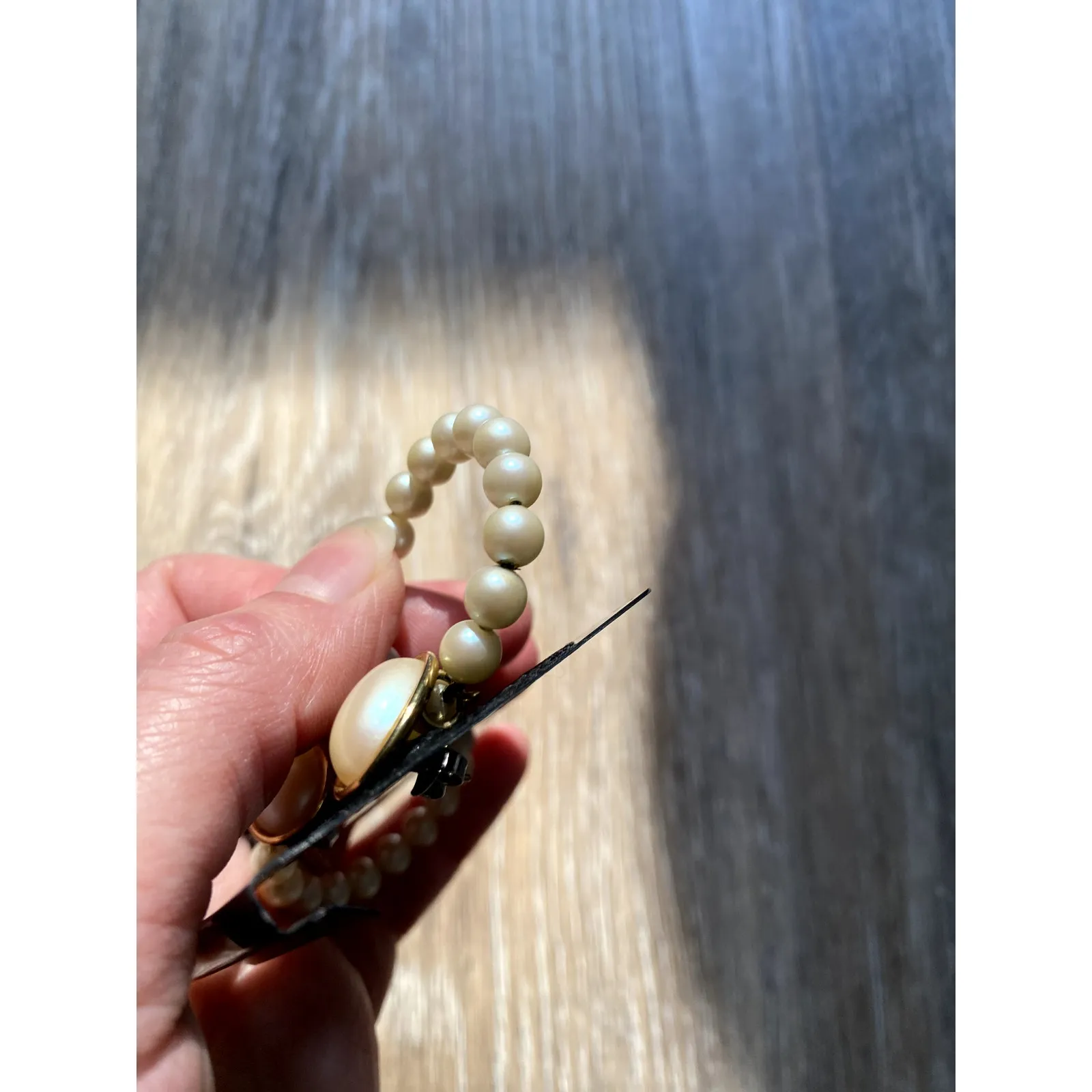 Vintage 90s Pearl Rimmed Hoop Earrings‎ Glam Coquette Dainty Holiday Formal Gold - Image 4