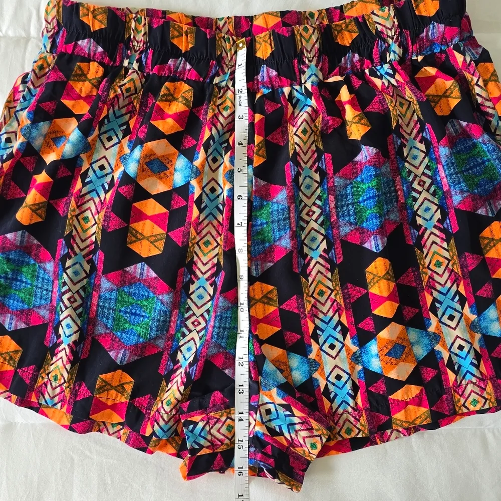 Vintage Y2K Deb 1X Geometric Aztec Print Shorts – High Rise, Elastic Waist Orange - Image 4