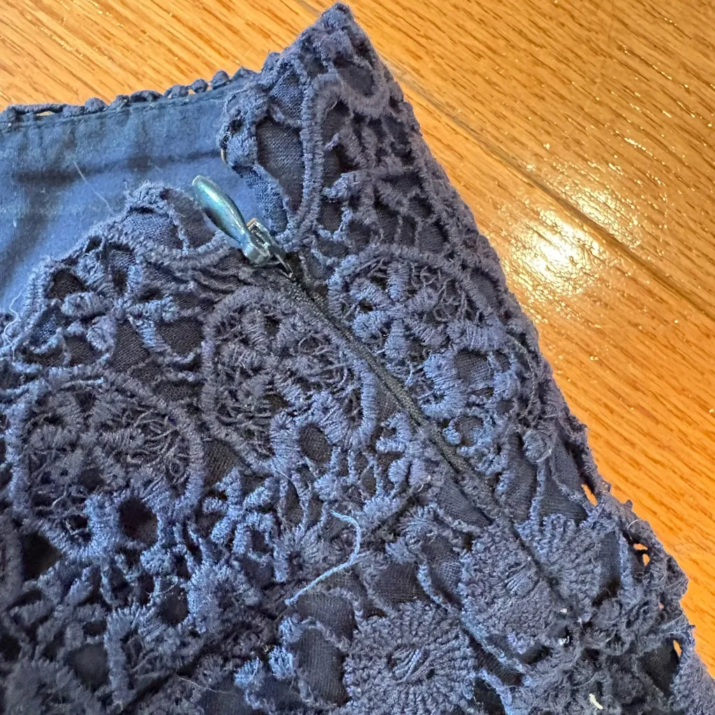 LOFT “The Riviera Short” Navy Crochet Lace Shorts – Size 2 - Image 3