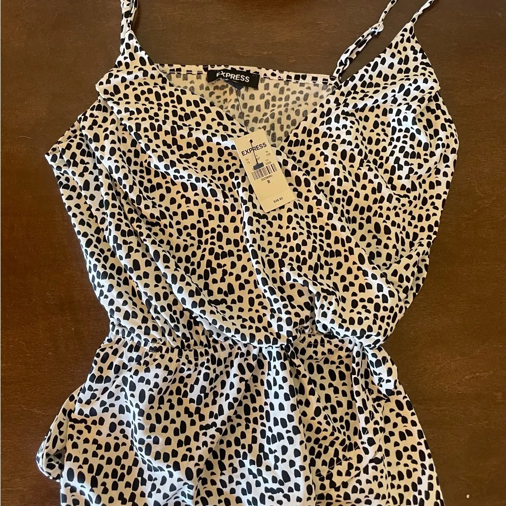 EXPRESS  Black and White Ruched Tie Front Camisole - Image 4