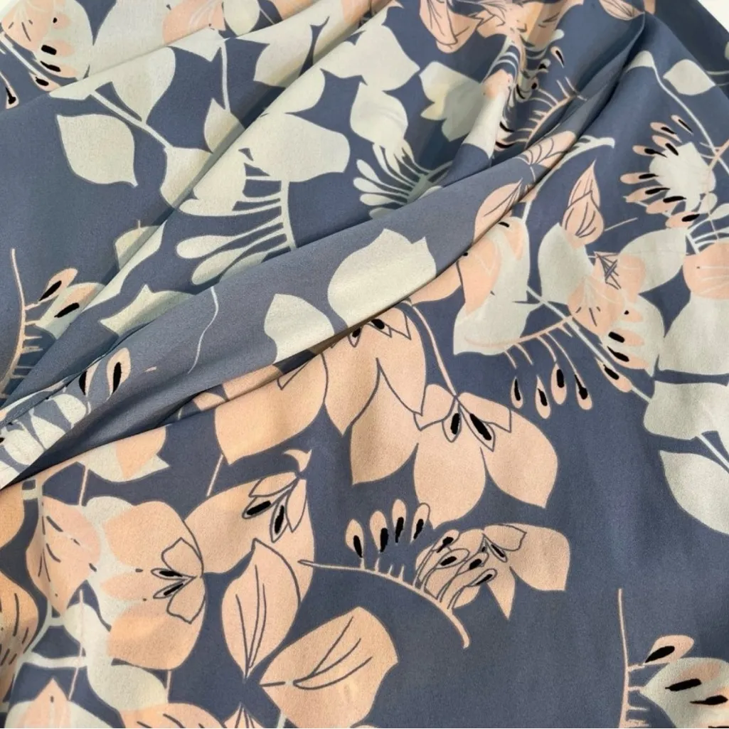 Astr the Label Midi Floral Wrap Dress Size Small Blue Strappy Lined V Neck Flowy - Image 3