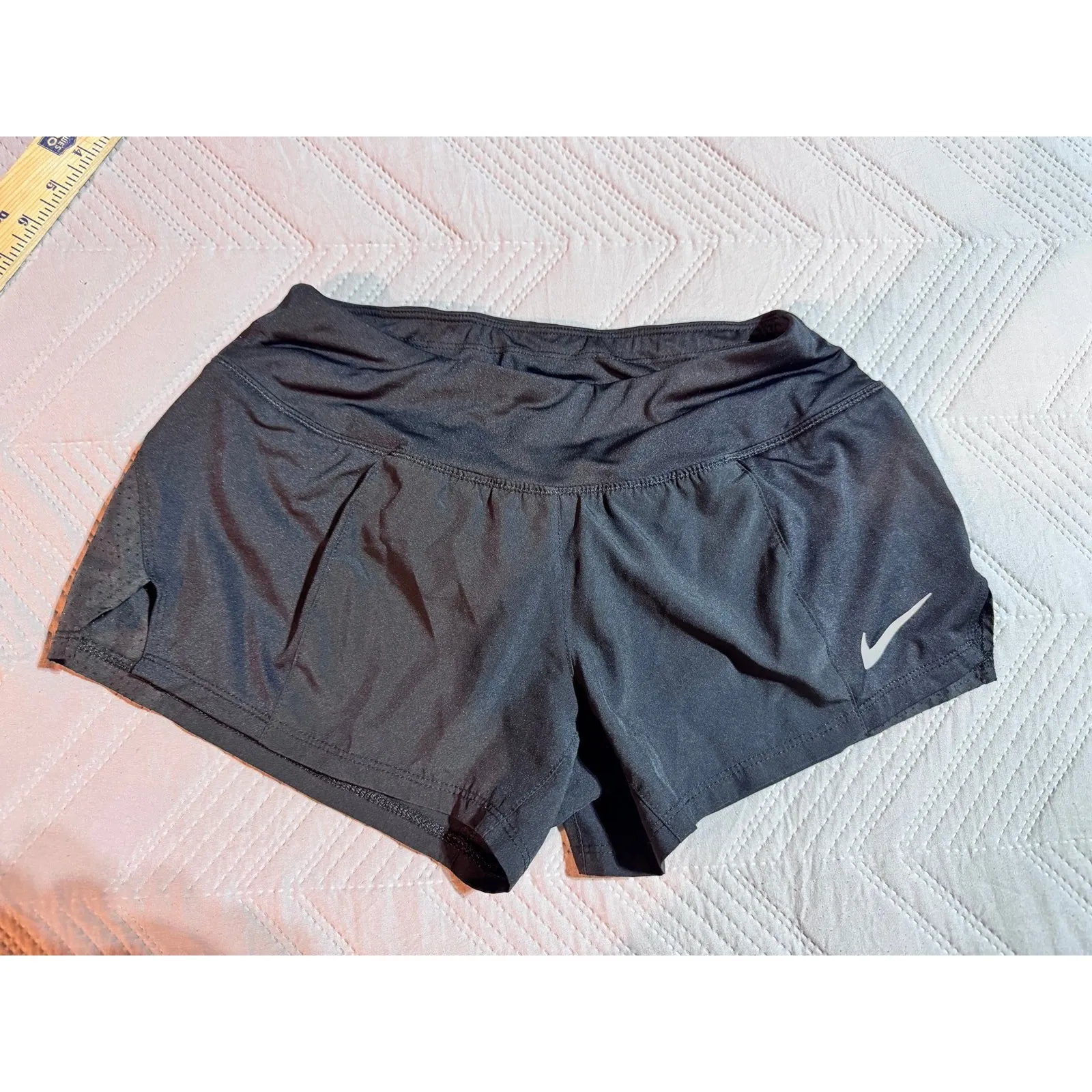 Nike athletic shorts dry‎ fit size extra small women's excellent condition black - Image 2