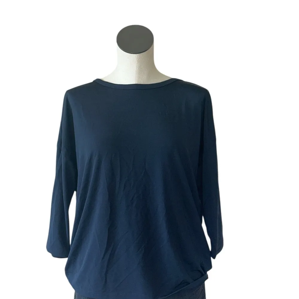 NWOT Chicos Travelers Acetate J Wedge 3/4 Sleeve  Top NAVY SZ-0 US 4/6 - Image 2