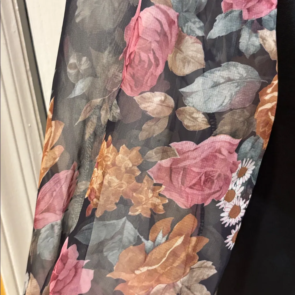 ETAM BRAND VINTAGE BLACK BLOUSE WITH SHEER FLORAL SLEEVES SIZE SMALL/MEDIUM - Image 5