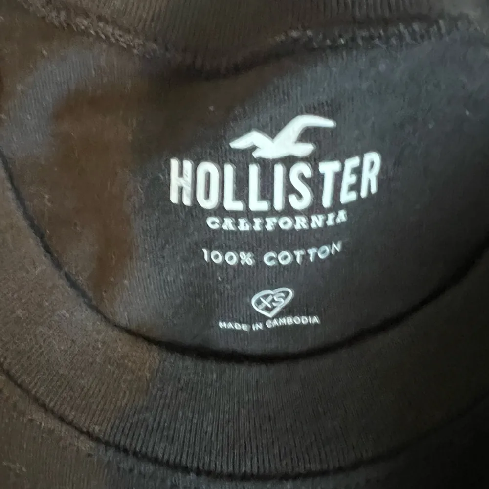Hollister Graphic T-Shirt - Image 2