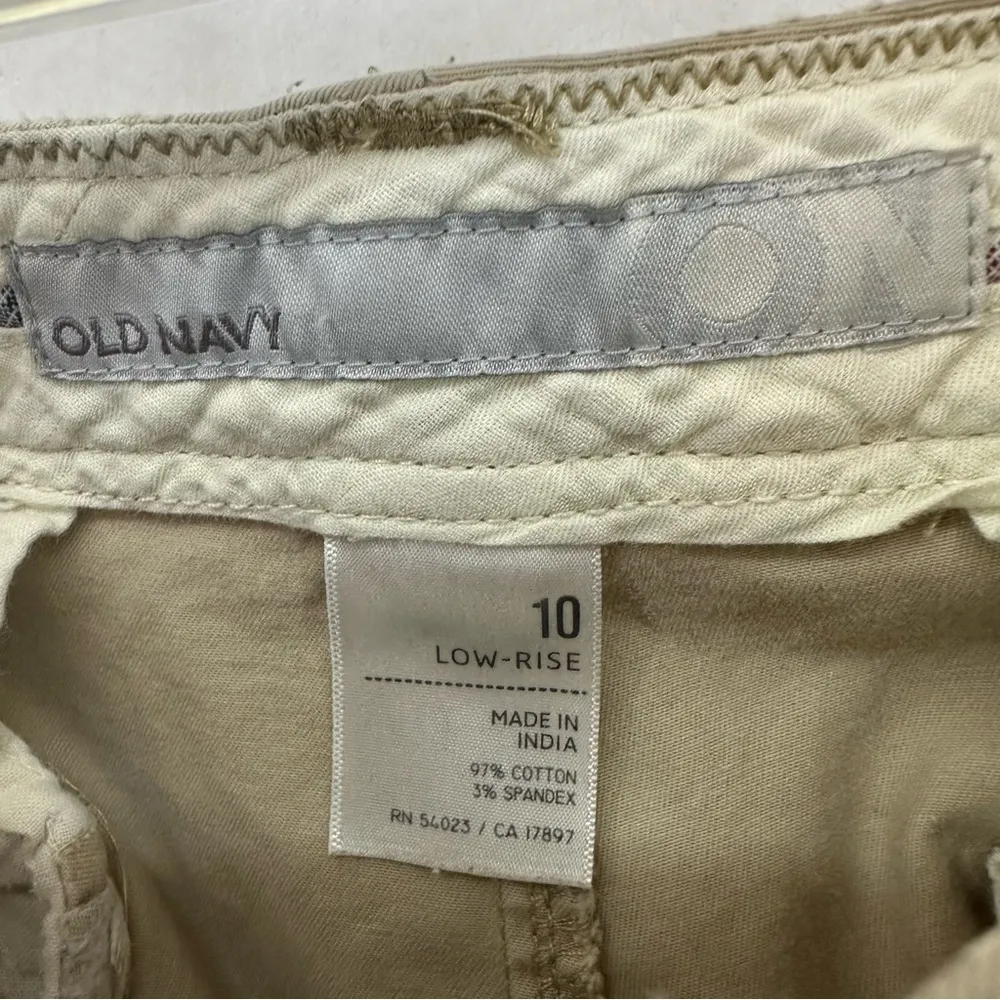 Old Navy Low Rise Capri Chino Pants Women’s 10 Tan - Image 6