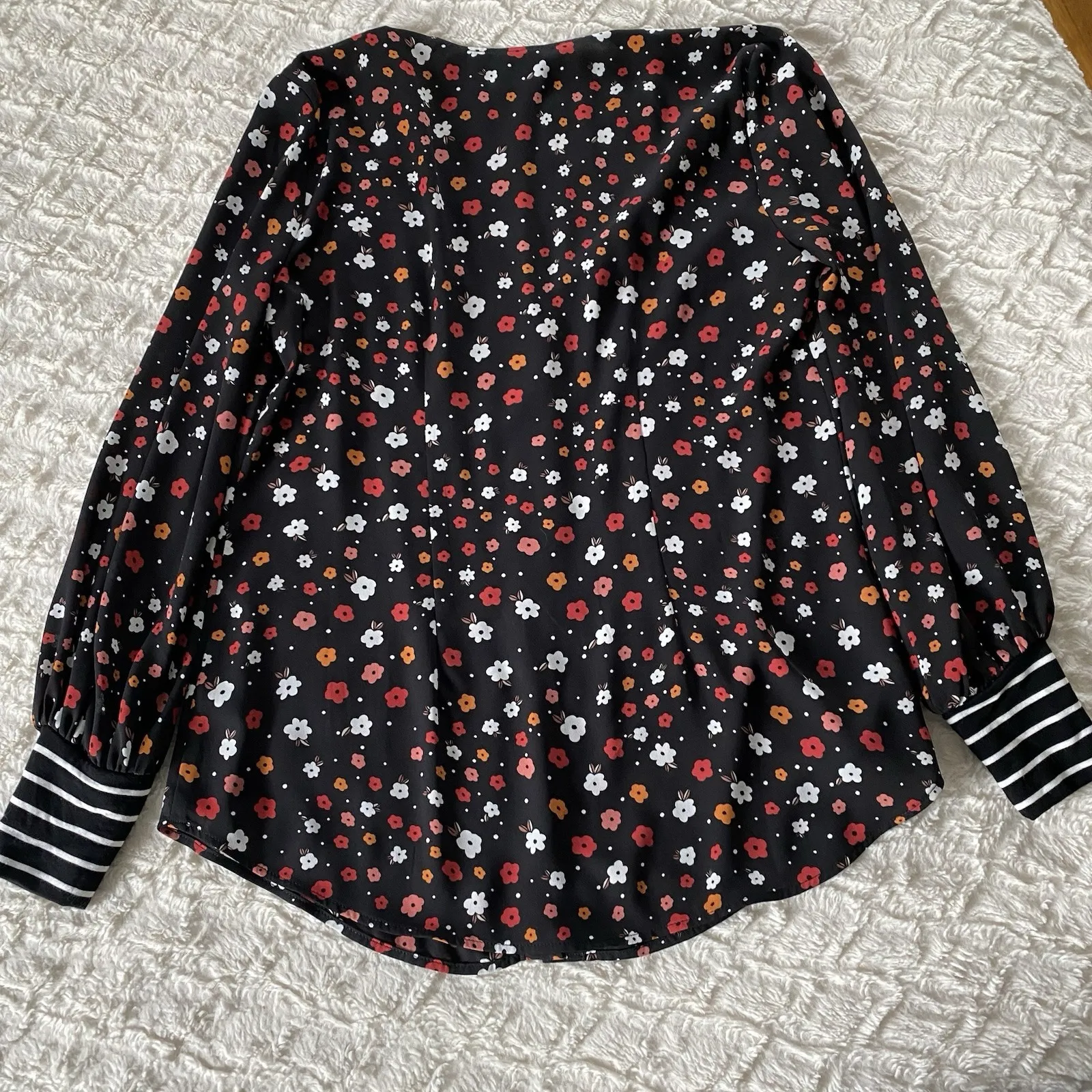 Cabi Cheerful Blouse Black Floral Top Striped Knit Cuffs Size Small Business - Image 4