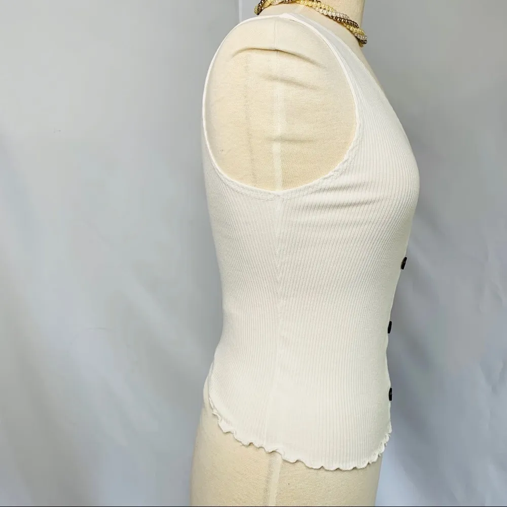 Caution to the Wind Cream Sleeveless Top Size L - Image 9