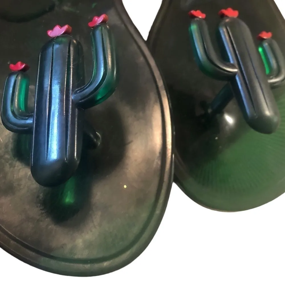 Cactus Jelly Sandals Sz. 9 Green Red Adjustable Ankle Buckle Novelty - Image 4