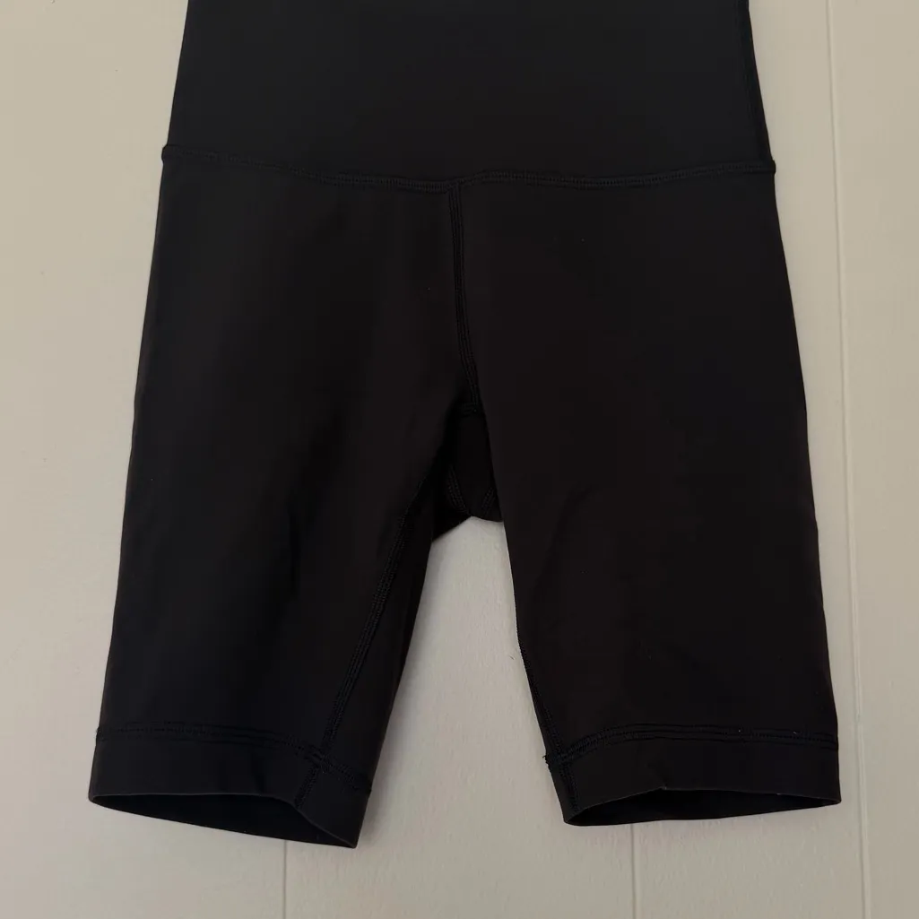 LULULEMON Wunder Train High Rise Short 8" in Black Size 2 - Image 5
