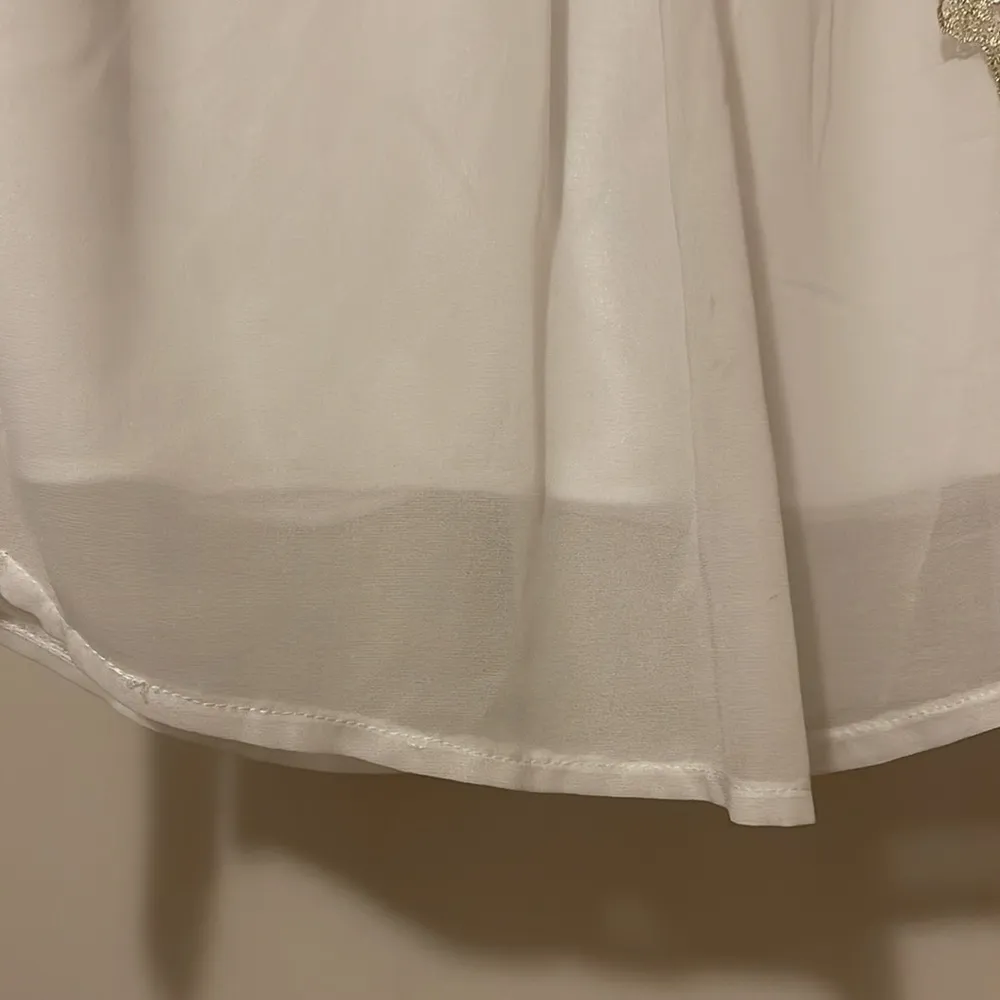 Magnificent White Blouse Long sleeve with Gold lace. & Gold Buttons accents Lg - Image 3