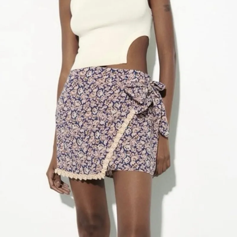 Zara Wrap Mini Skirt Womens S Navy Floral Shell Trim Boho Beachy Cottagecore - Image 3