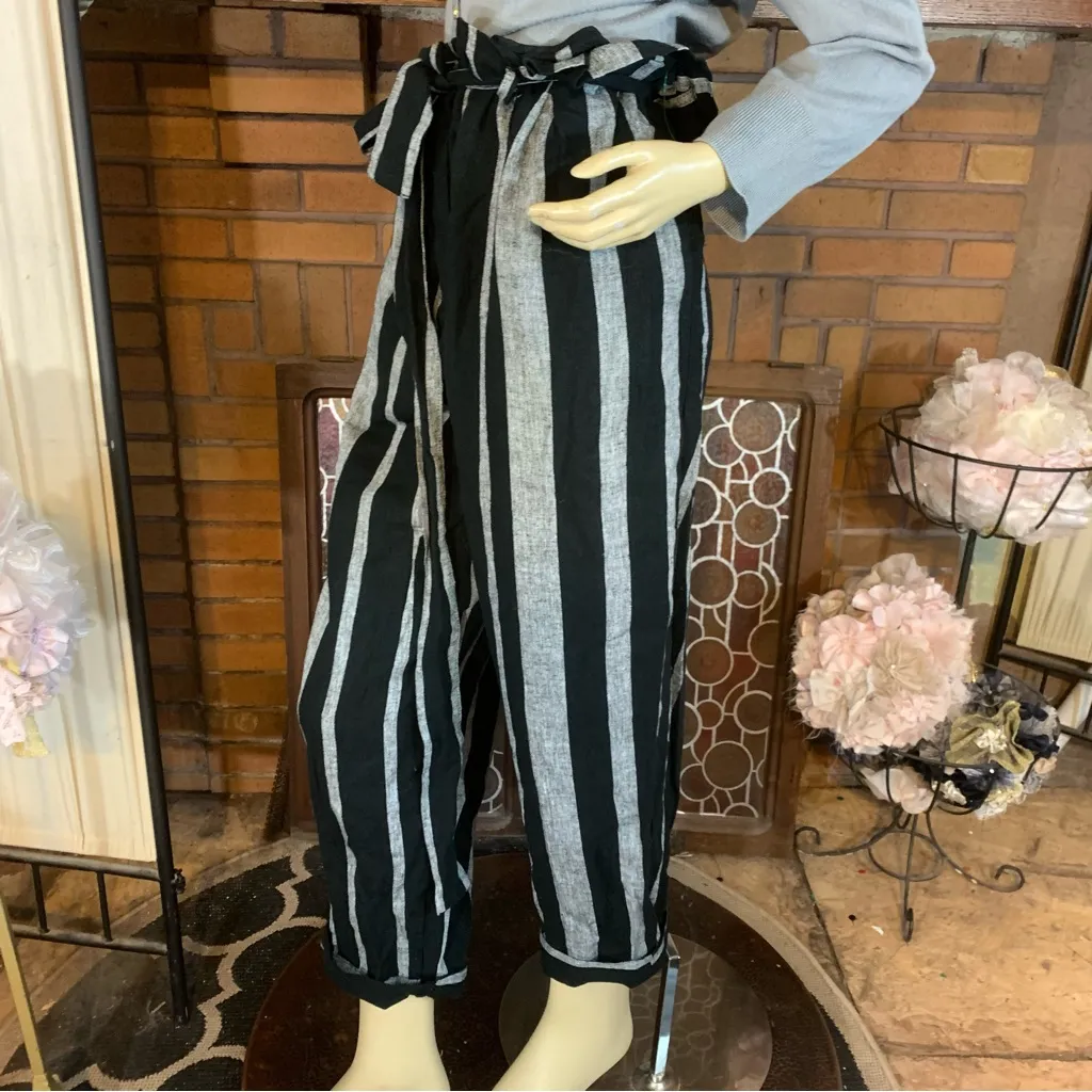 WHO WHAT WEAR BLACK & GRAY STRIPED LINEN BLEND PAPER BAG WAIST JOGGER PANTS - Image 3