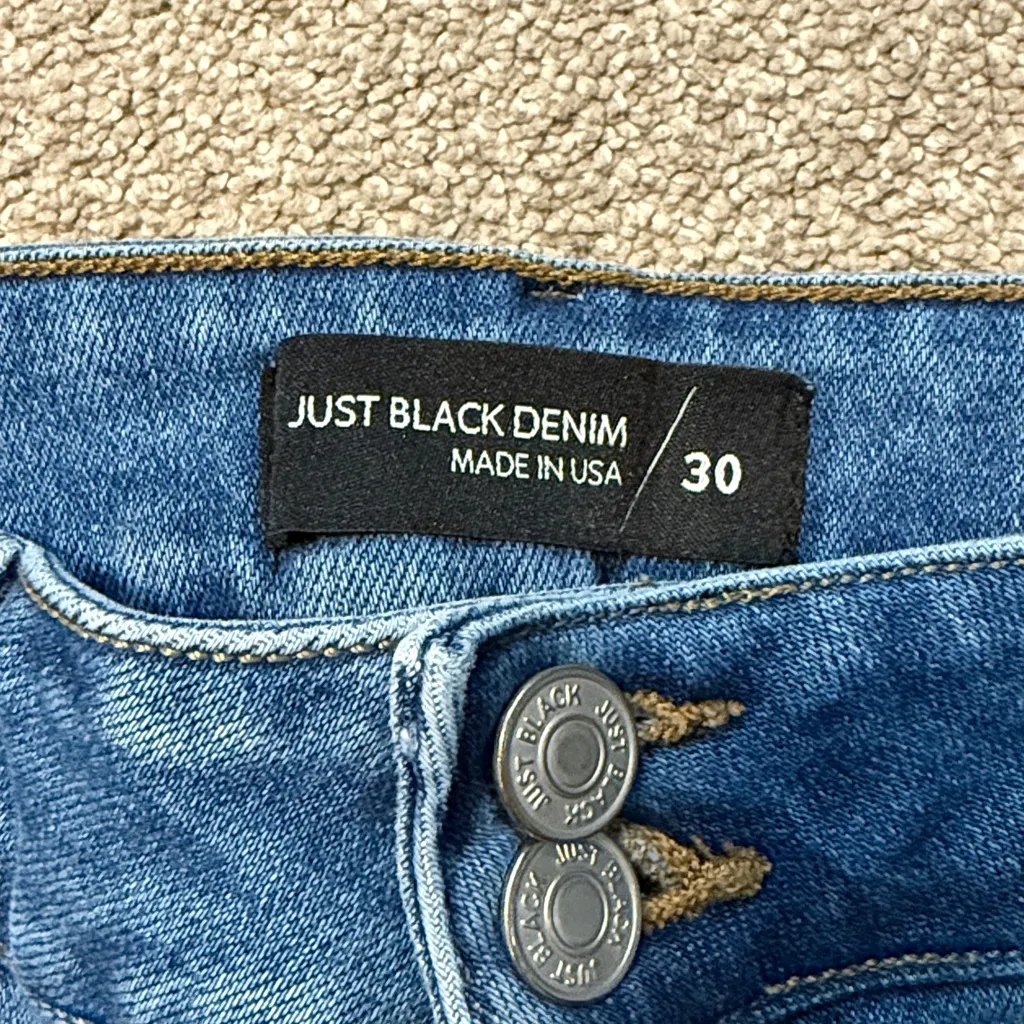 Just Black Denim Medium Wash Cut Off Classic High Rise Jean Shorts Size 30 - Image 3