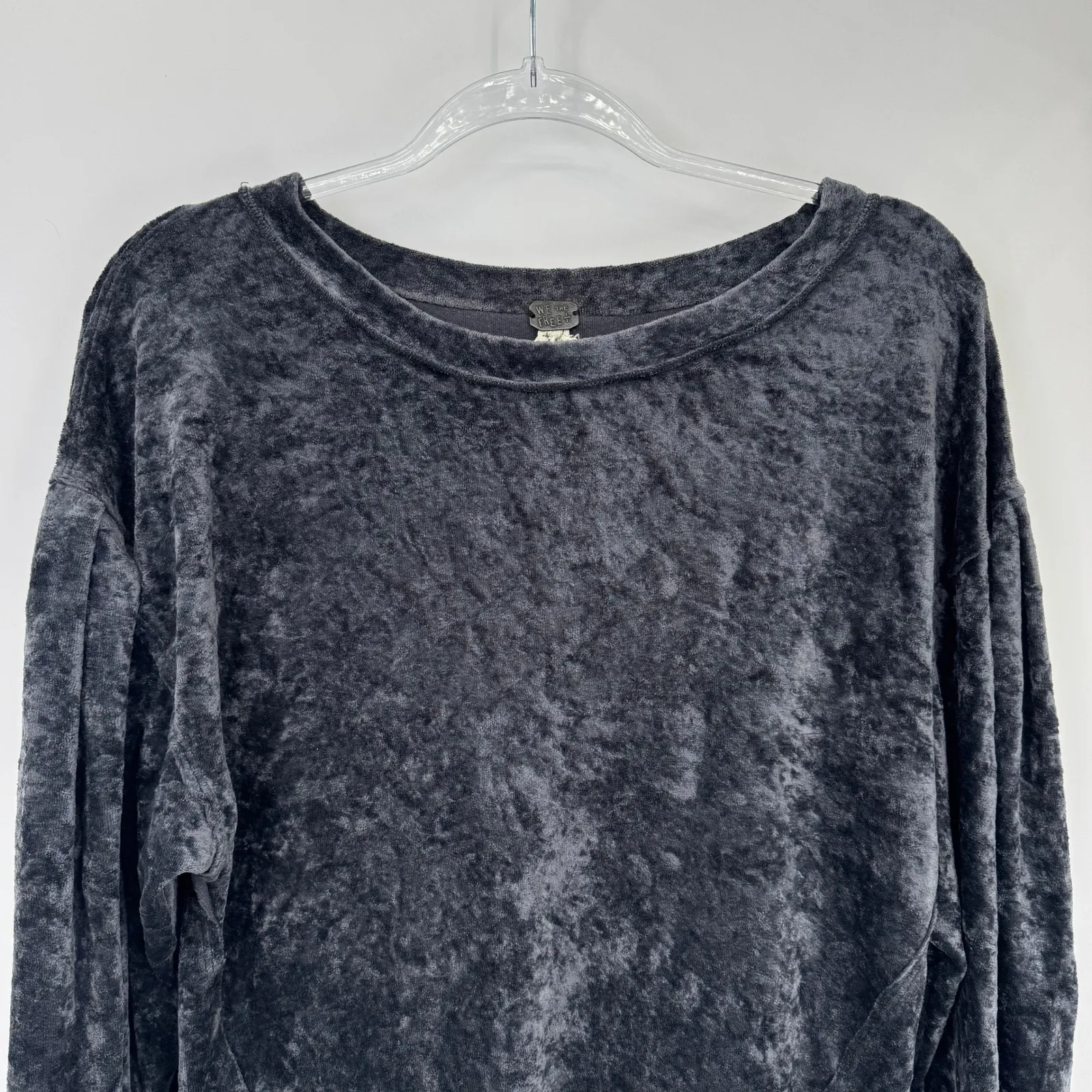 Free People Crushed Velvet Long Sleeve Crew Neck Sweatshirt Top Gray Womens XS - Image 2