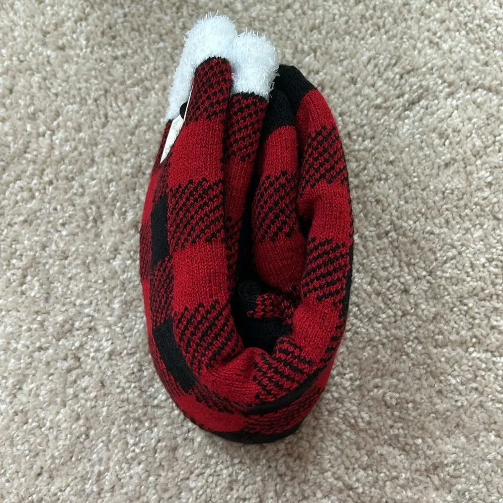 NWT women’s fuzzy crew socks Red - Image 2