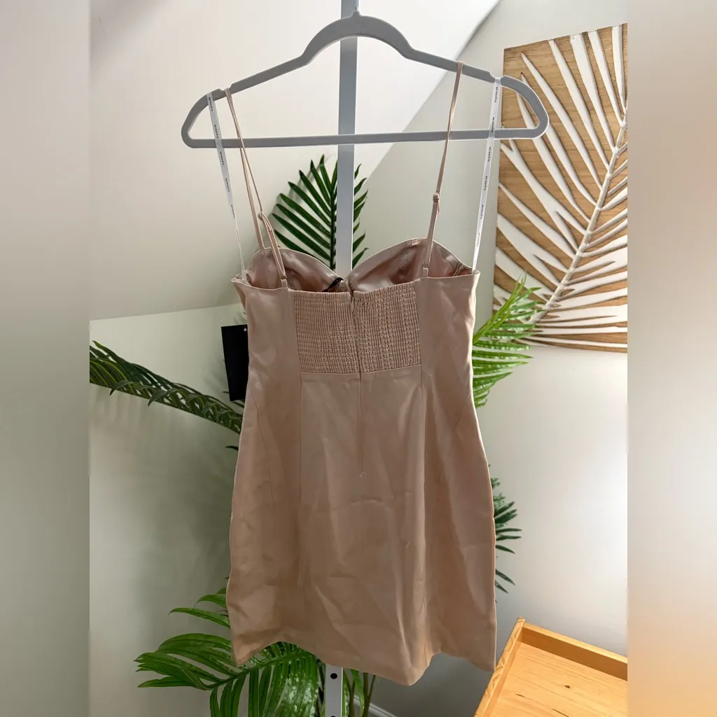 RETROFETE‎ Cosmo Dress in Dusty Peach - Image 6