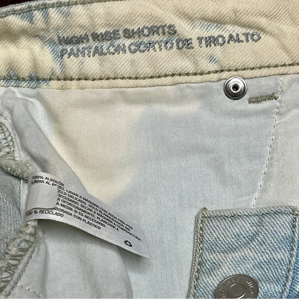 WILD FABLE light wash bleach high waisted shorts hidden button fly - Image 11