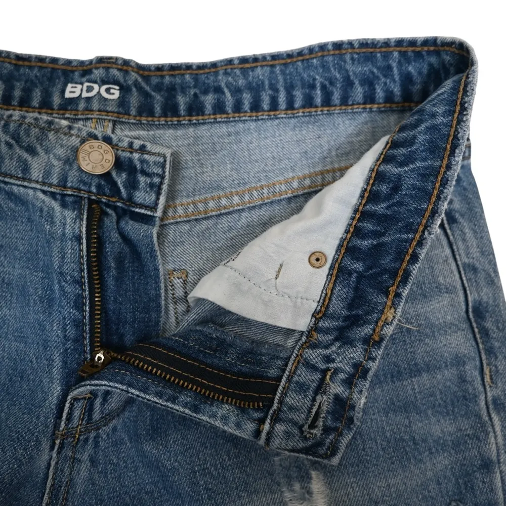 BDG Womens 26W Slim Boyfriend Distressed Jeans - Image 8