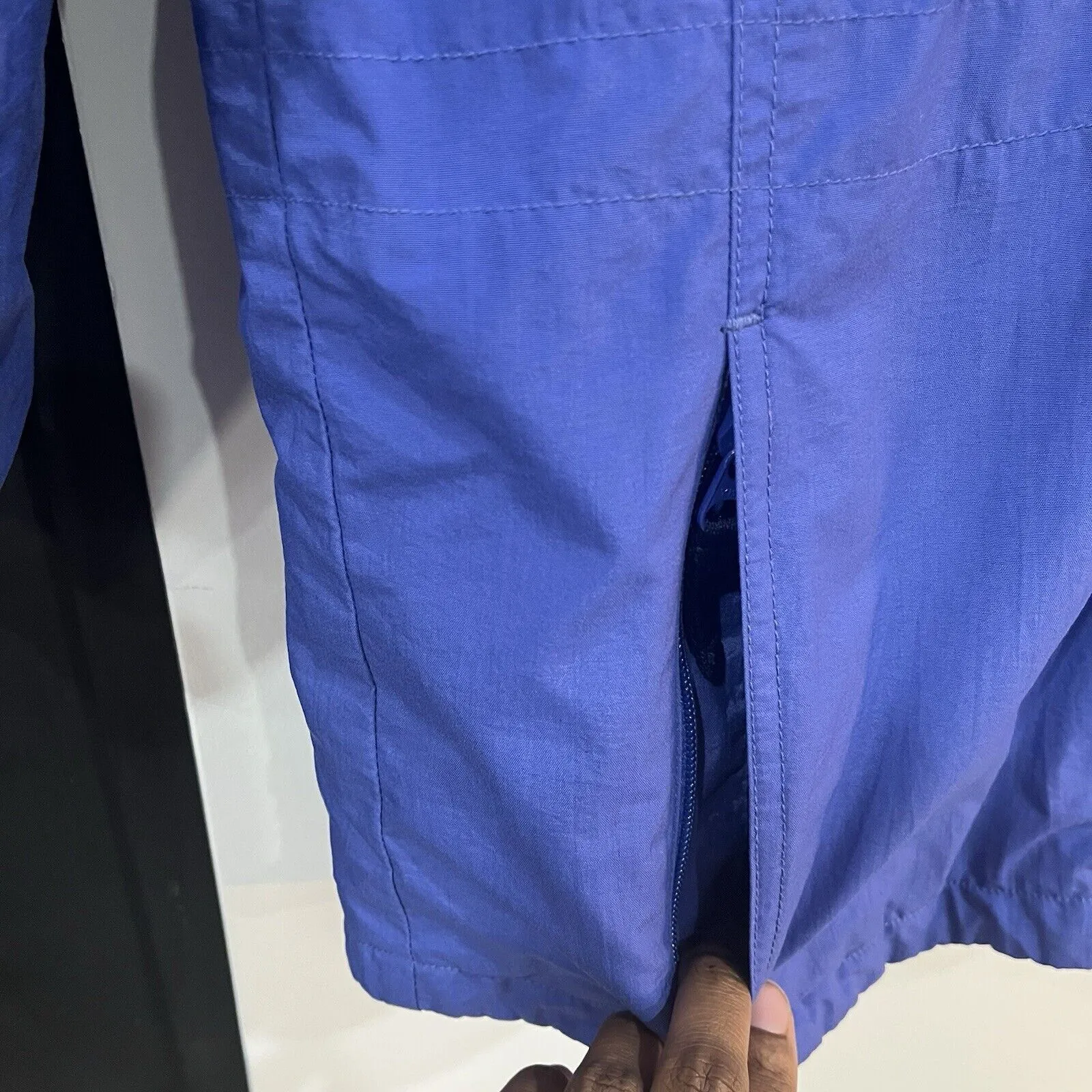 Vintage Columbia Women's Fleece Lined Jacket Size Medium Blue/Teal - Image 4