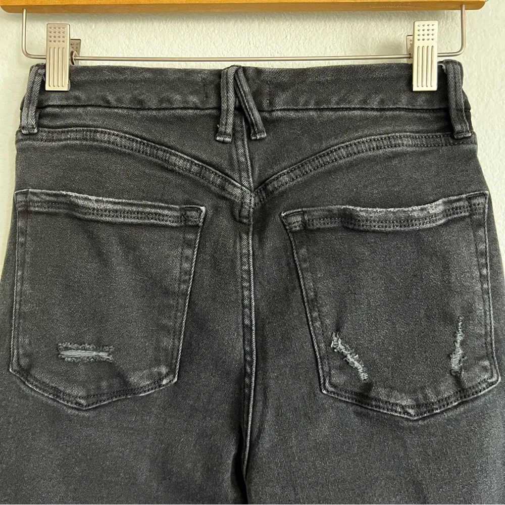 Good American Good Waist Black Distressed Skinny Jeans. Size 2/26 - Image 5