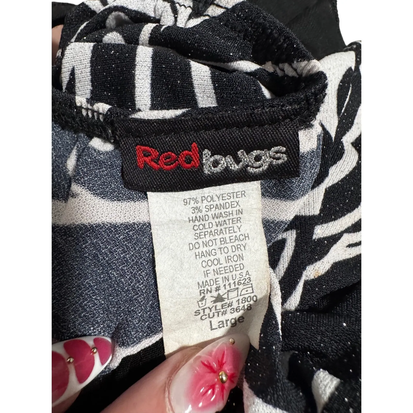 Vintage Red Bugs Black White Tank Top Sleeveless V Neck Casual Party‎ size Large - Image 4