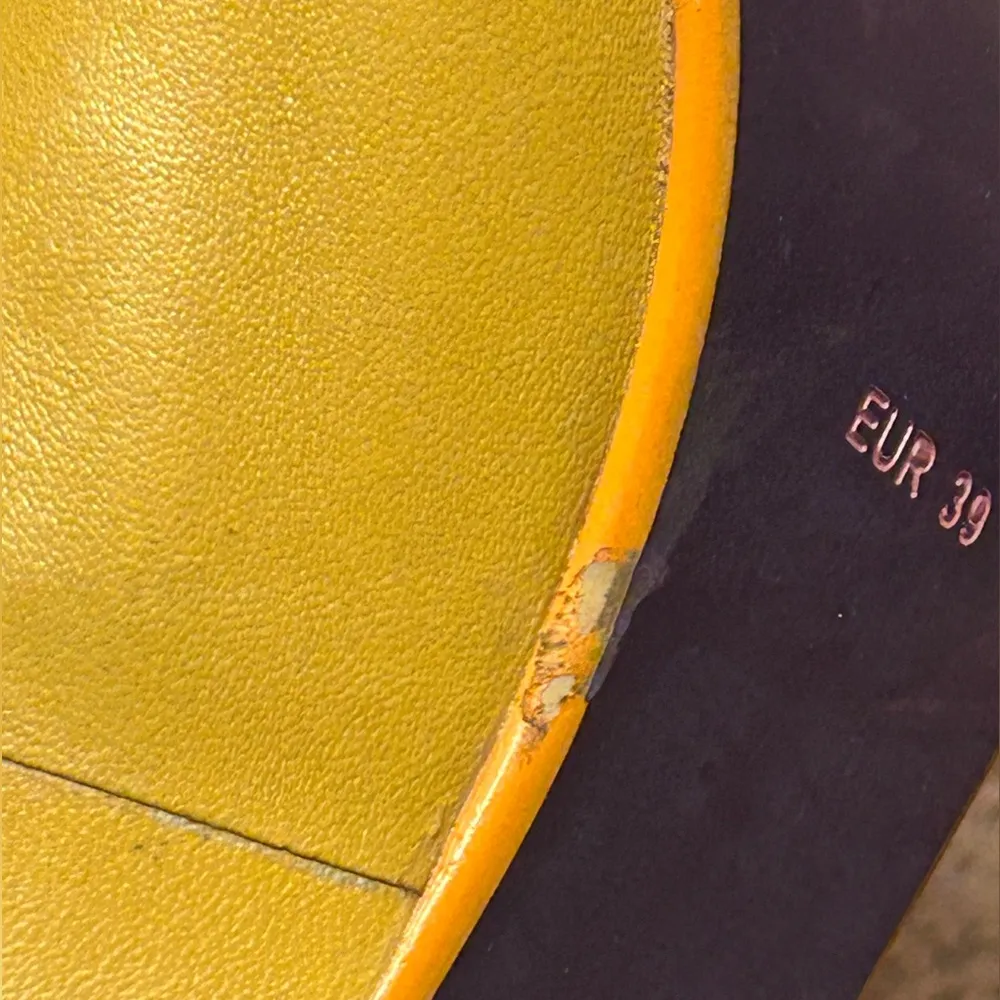 Women’s Poetic License “Love Letter” Mary Jane pumps. Size 8M Gold - Image 10