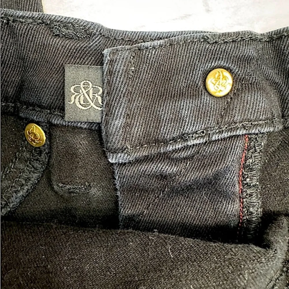 Rock & Republic Black Kashmere Skinny Jeans with Gold Tone Hardware Size 10 - Image 9