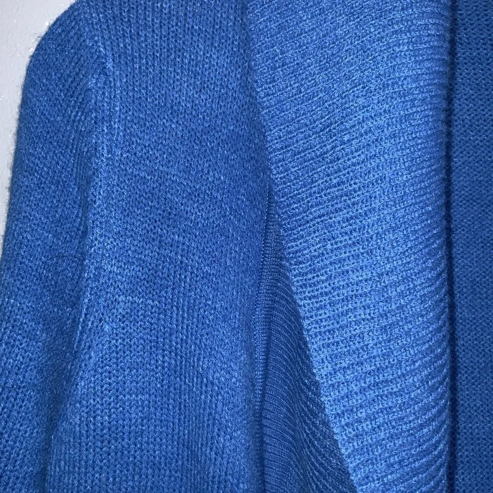 Cable & Guage 2Pc Set~Lg Blue Sweater Cardigan & XL Blue & Yellow Floral Blouse - Image 5