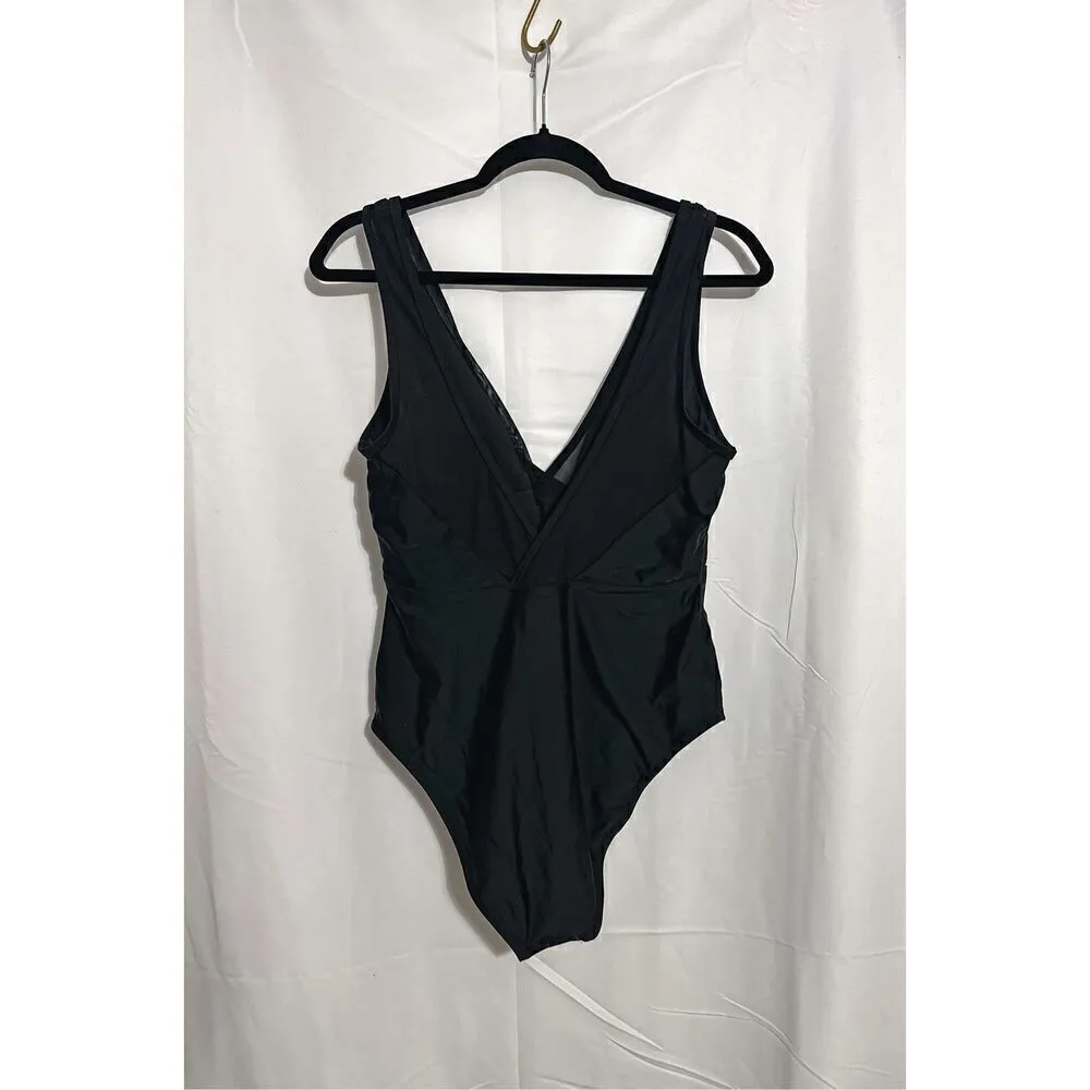 Cupshe black one piece swimsuit NWT - Image 4
