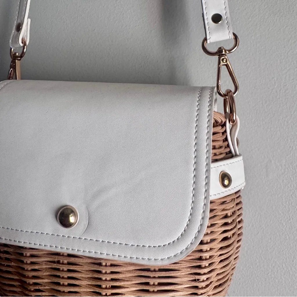 Tommy Bahama Mini Rattan Wicker Basket Satchel Crossbody White Bag Purse - Image 4