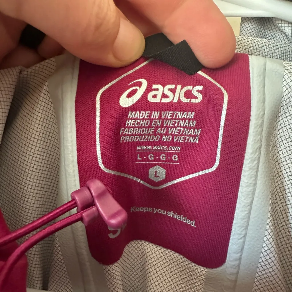 Asics Accelerate Women's Hooded Waterproof Jacket Size L - Image 4