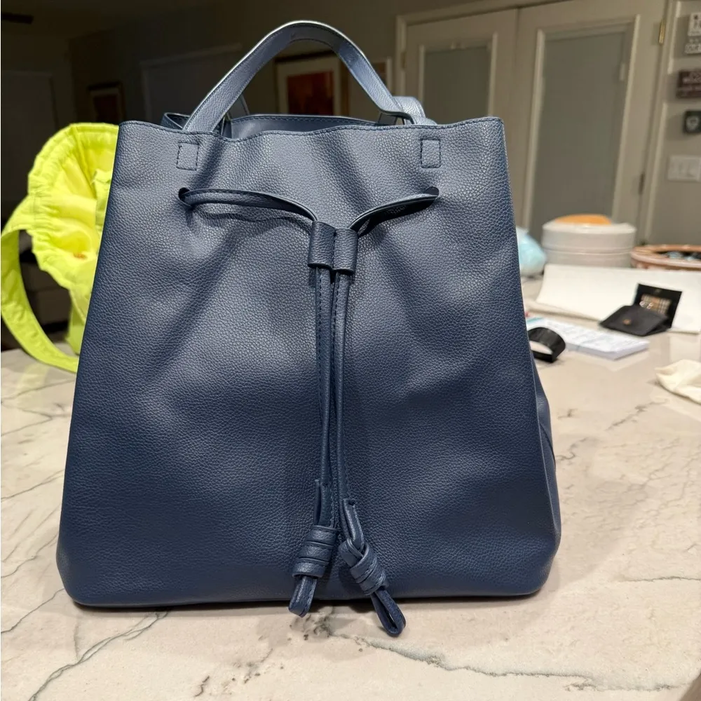 Lionel Regan Cobalt Blue Tote Bag - Image 3