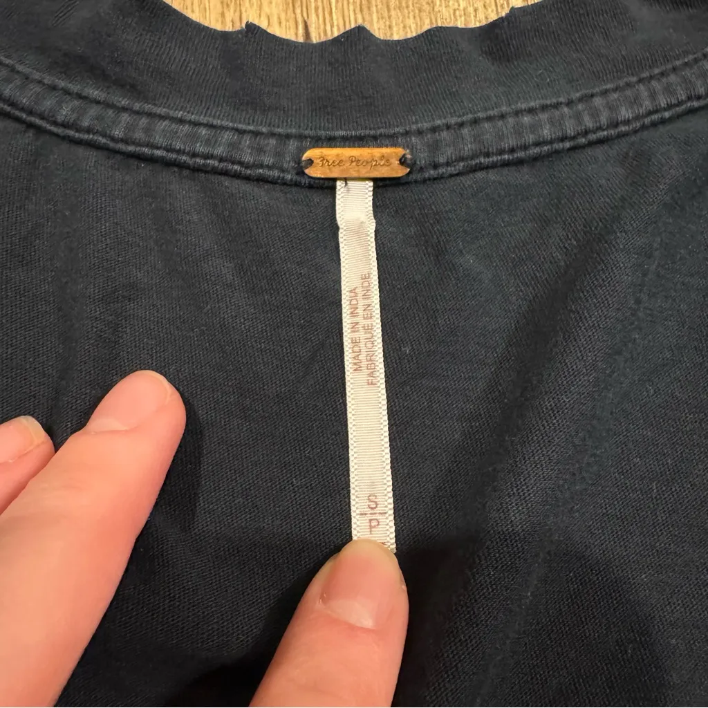 Free People Navy Blue Short VNeck Top Small - Image 2