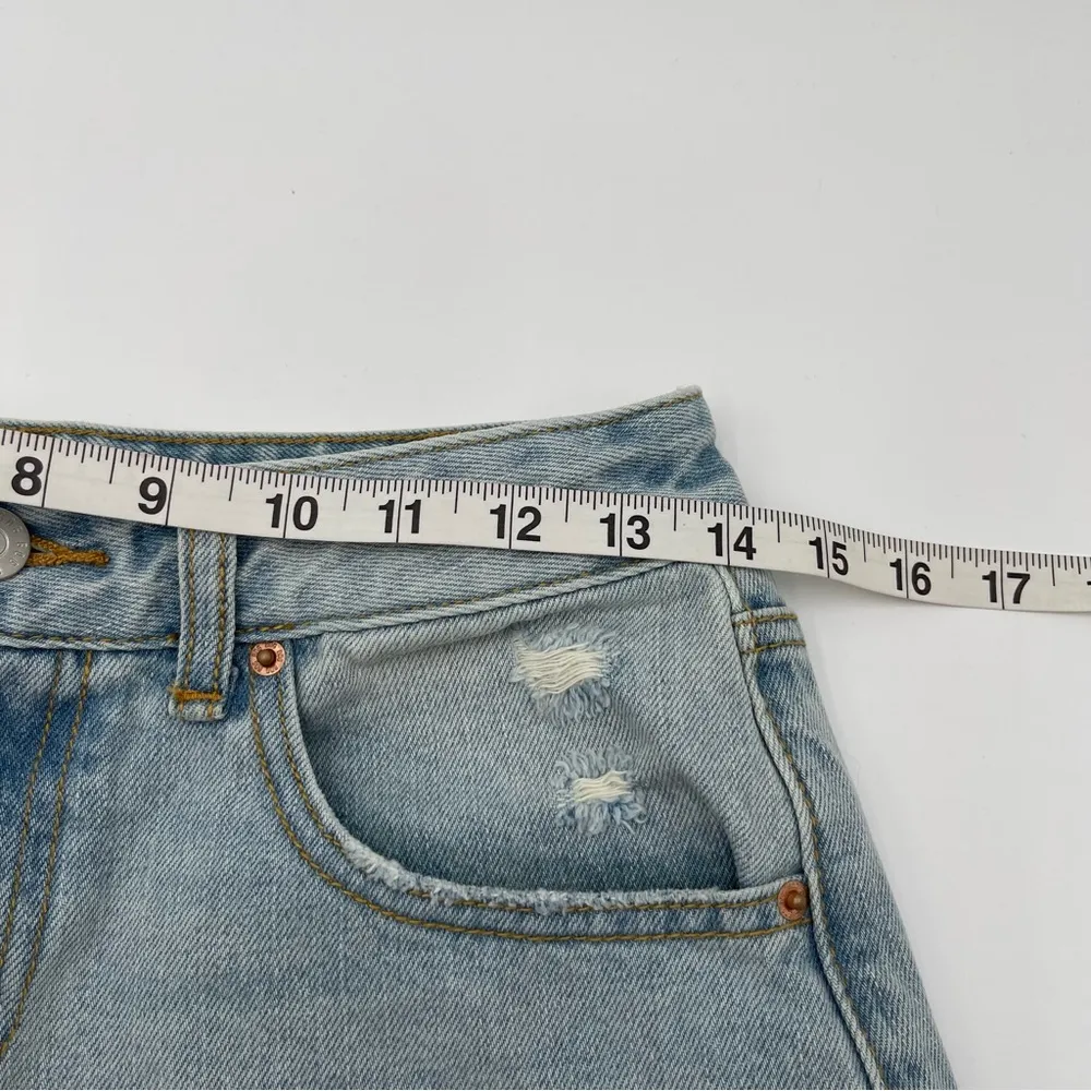 BDG Women’s Size 26 A-Line Short Denim Shorts Light Wash Summer Casual Raw Hem - Image 8