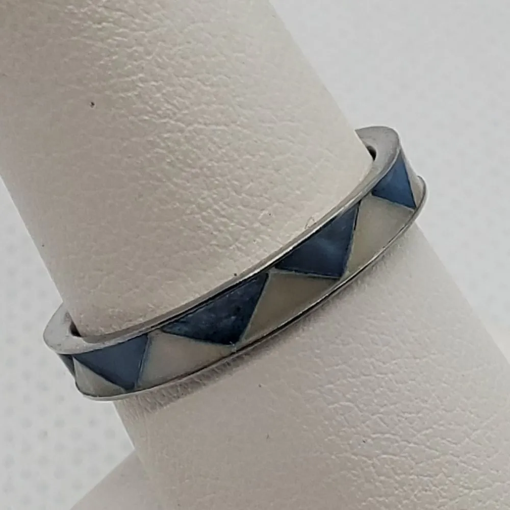 Blue & White Mother Of Pearl Inlay Ring Blue Size 8 - Image 2