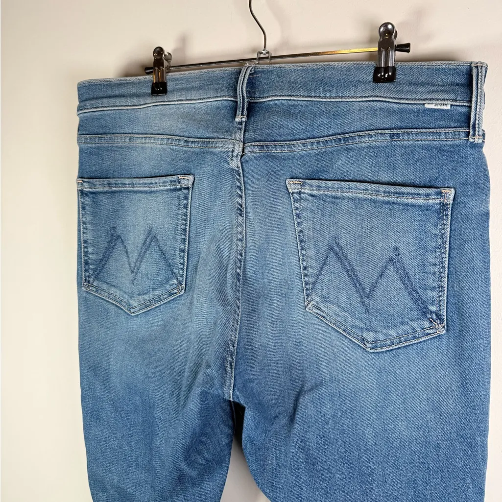 MOTHER Rise Sizzler Ankle Fray Jeans in Riding the Cliffside Wash Blue Size 34 - Image 6