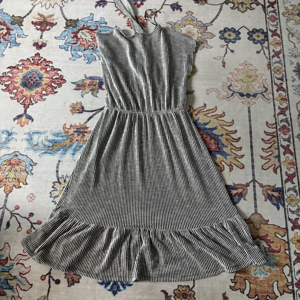 Caution To The Wind Black and White Striped Knee Length Dress Belted NWT - Image 4