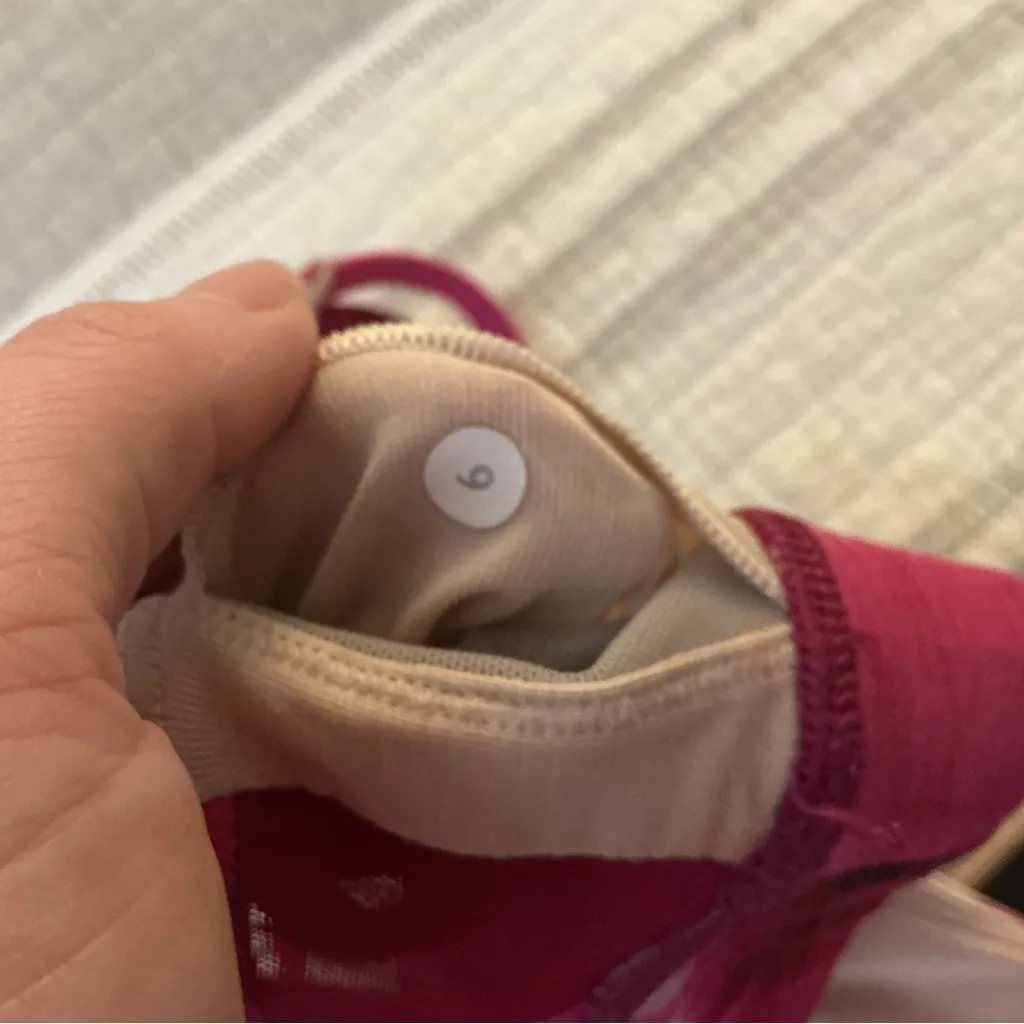Lululemon entry bra exhale Pigment Wind Berry Rumble Multi size 6 - Image 6