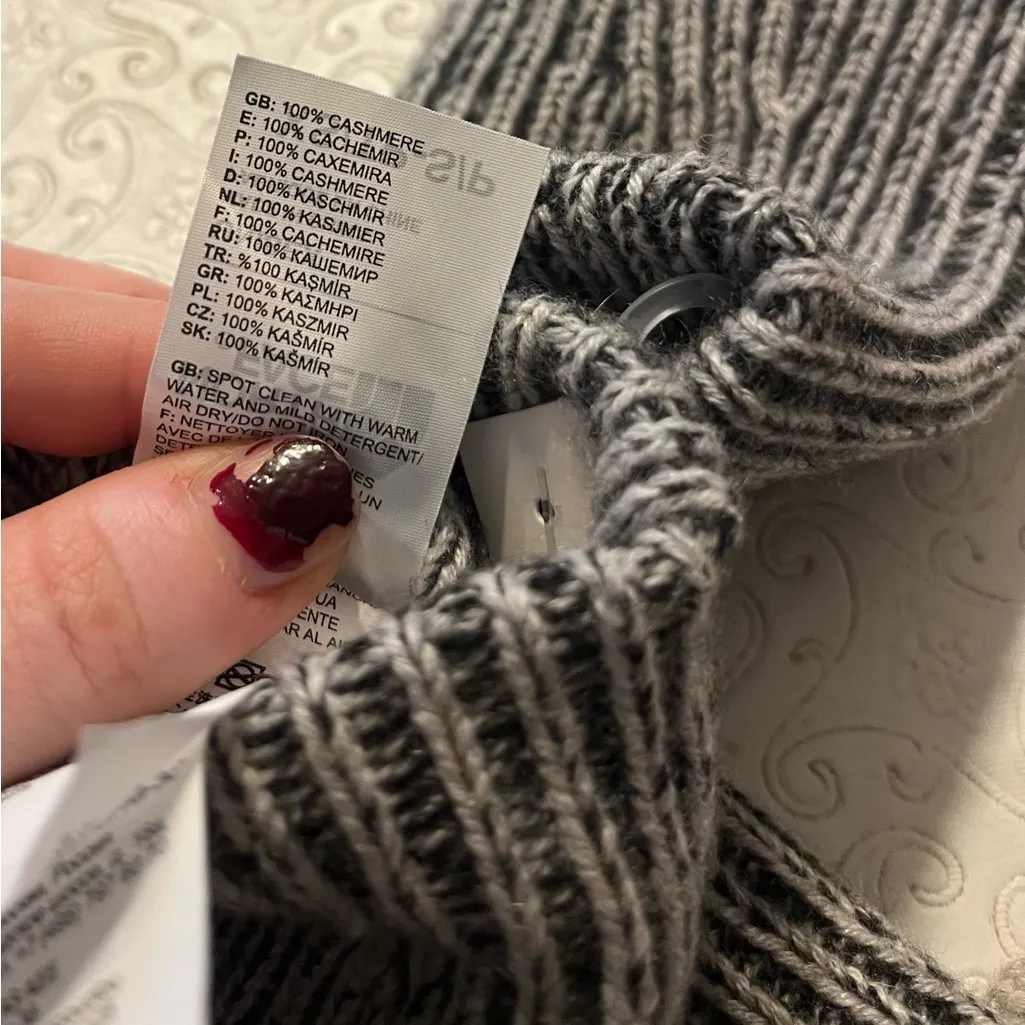 The North Face 100% cashmere unisex size XS cryos grey cuff gloves NWOT - Image 5