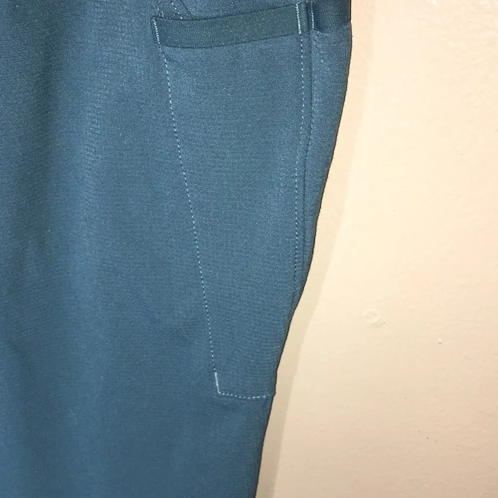Under Armour loose cropped Capri pants size small hiking exploring blue …​ - Image 6