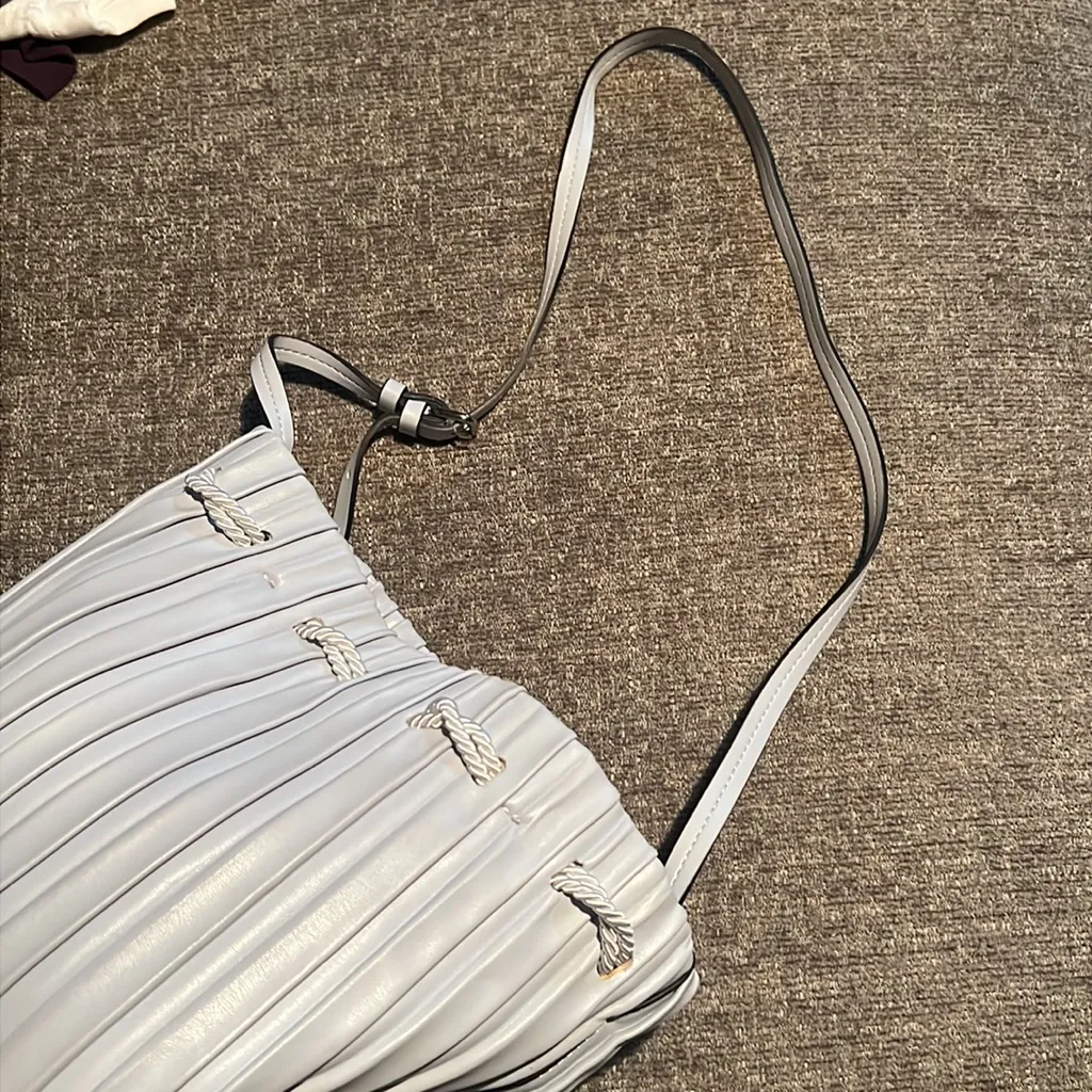 Zara pleated bucket drawstring bag - Image 5