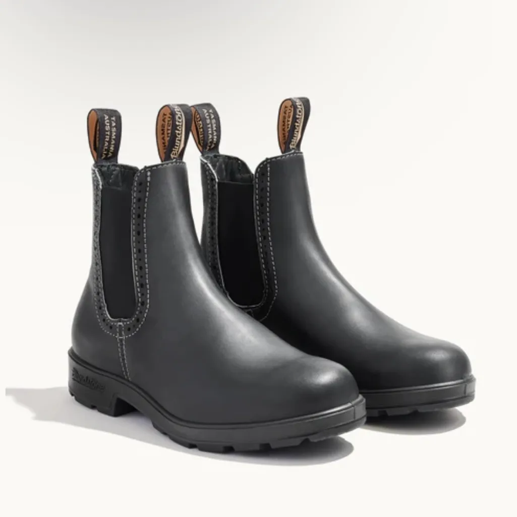 Blundstone #1448 in Voltan black ankle boots - Image 2