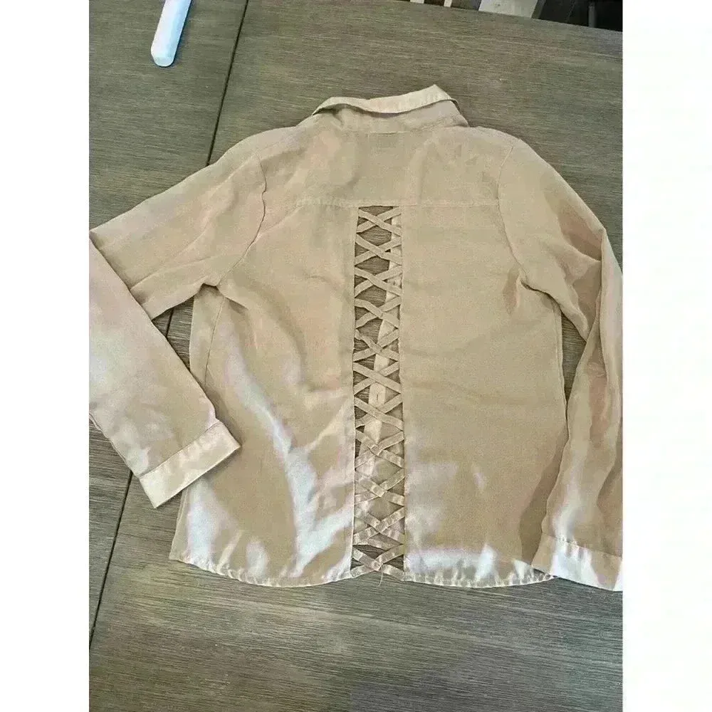 Women's Rue 21 Button Up Shirt Sandy Beige Color Size Medium - Image 2