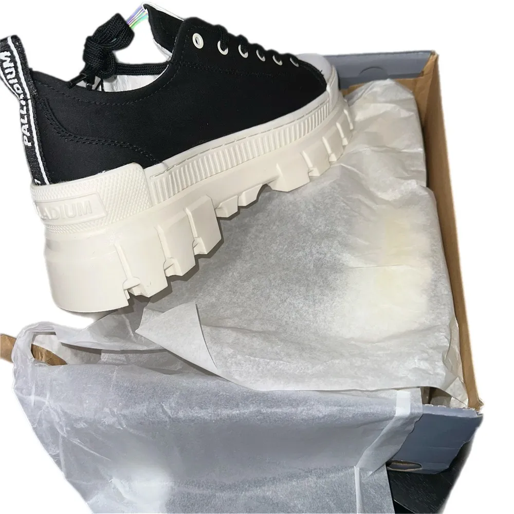 Palladium Revolt Black‎ White Platinum Womens Sz US 11 Platform Boots Skater - Image 4