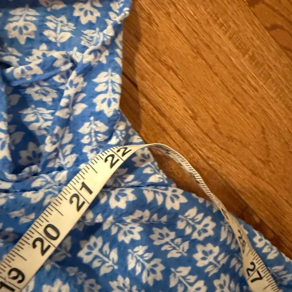 Draper James blue printed smocked ruffle sleeve top size XL - Image 8