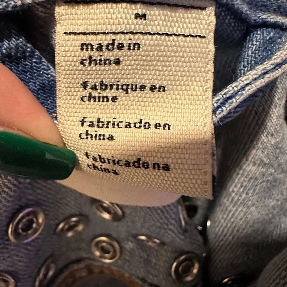 LEVI'S Vintage Trucker Jacket  Studded Denim Womens Medium Light Wash - Image 8