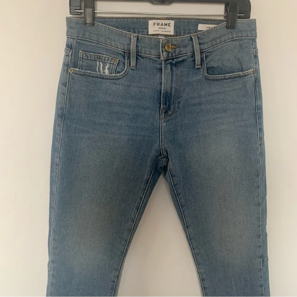 EUC FRAME Le Boy Boyfriend Fit Released Step Hem Lakeland Wash Jeans Size 27 - Image 5