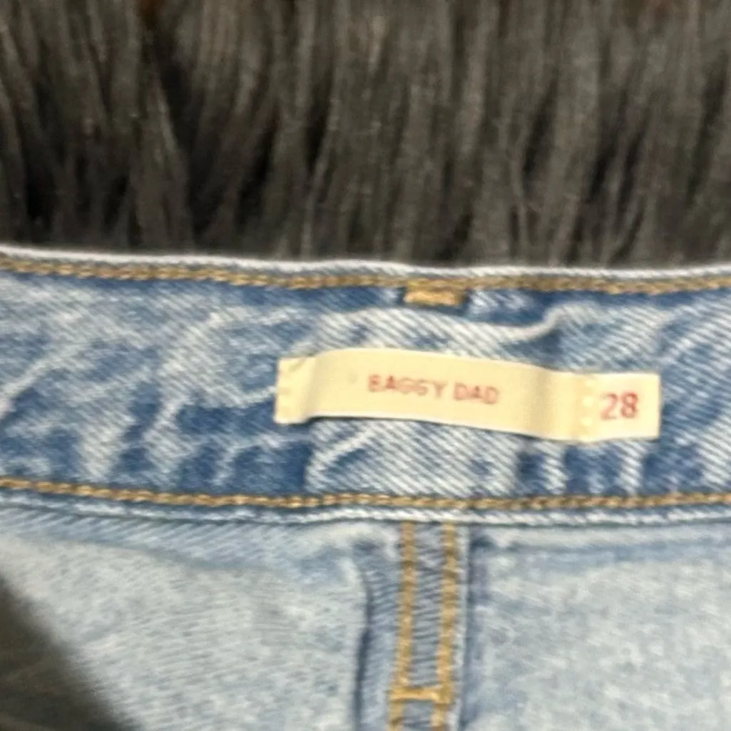 Levi's Premium Distressed BAGGY DAD JEANS Light Blue Size 28 - Image 7