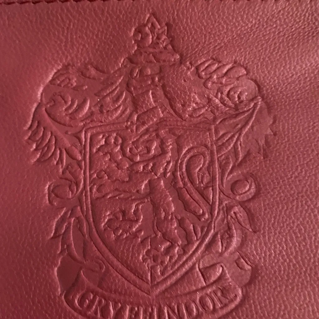 Universal Harry Potter Wizarding World Gryffindor Wristlet Burgundy Red W/ Charm - Image 2